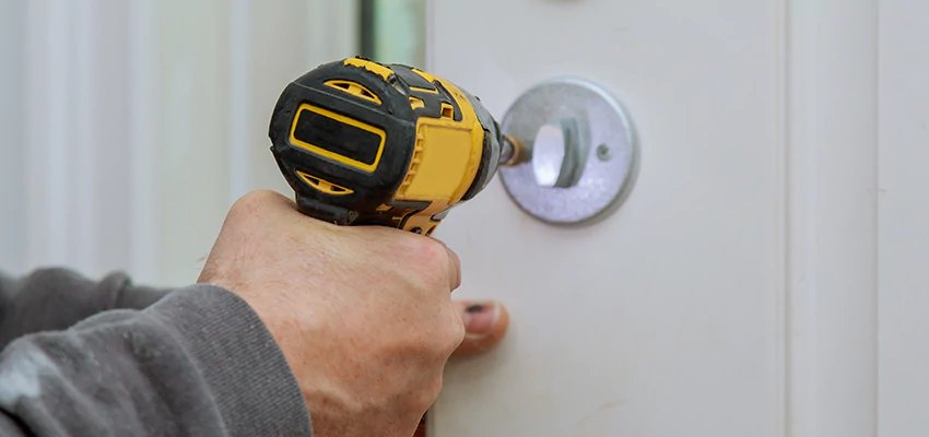 Street Locksmith For Smart Lock Repair in Los Banos, CA